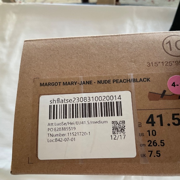 Shoes - Picture 7 of 9